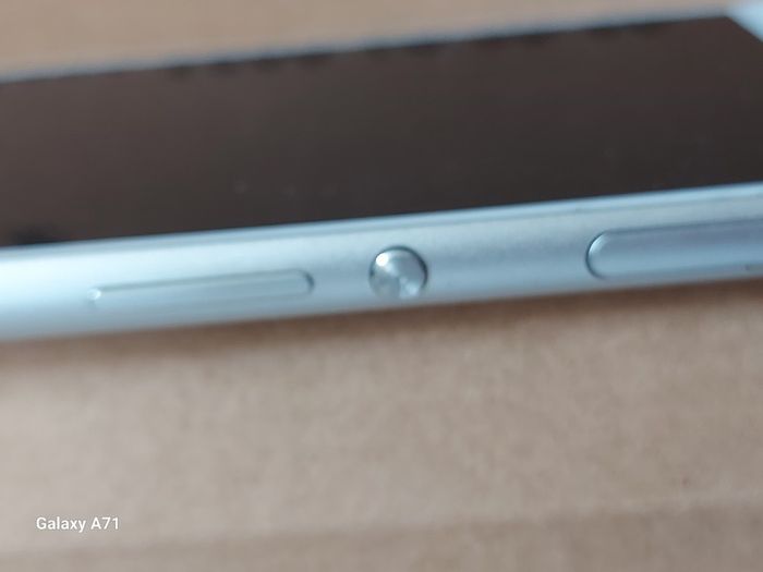 Sony Xperia,Large Screen White Mobile Phone, Pattern Locked, Excellent cosmetic condition, for parts or repair