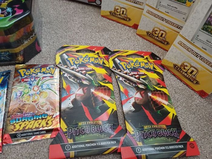 Pokemon 14 items new sealed