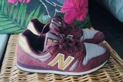 New Balance 373