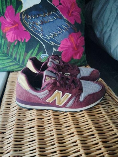 New Balance 373