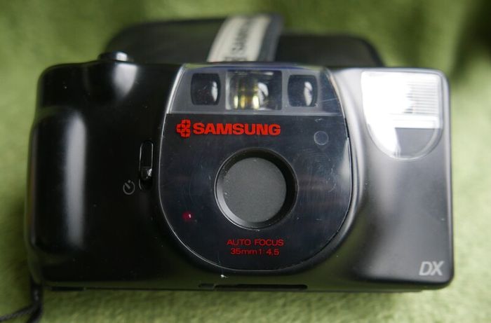 Samsung AF200 DX 35MM Film Camera Compact Point & Shoot Vintage Black 1990s - Tested