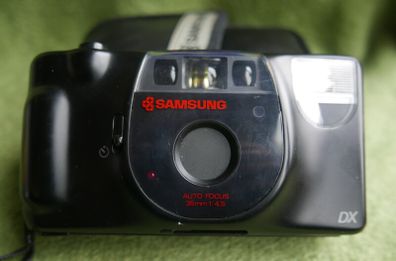 Samsung AF200 DX 35MM Film Camera Compact Point & Shoot Vintage Black 1990s - Tested