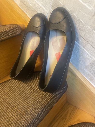 FItlop black leather flat shoes