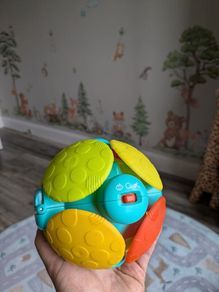 Toy Ball vibrates/jumps around w music