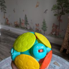Toy Ball vibrates/jumps around w music