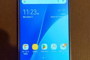Samsung Galaxy A8, Model SCV32, 32GB HDD, 2GB Ram, excellent condition and working great