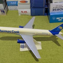 Thomas Cook 1:200 scale model airplane, Boeing 757 aircraft