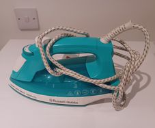 Russell Hobbs iron with ceramic plate