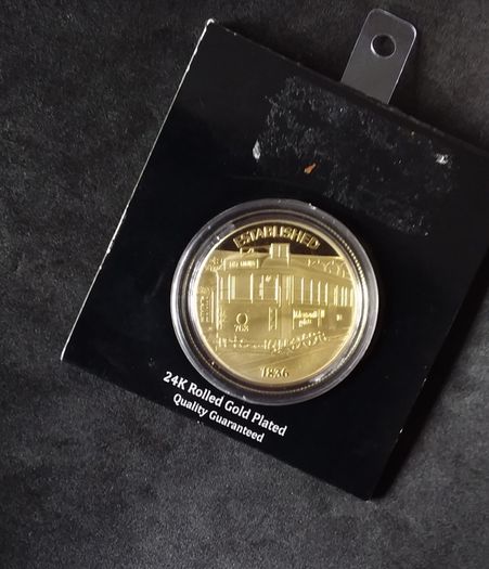 Australian Gold " Melbourne Victoria " Souvenir Medallion - 24K Rolled Gold Plated