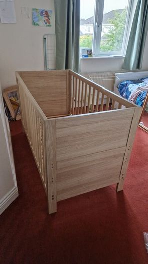 Cot bed