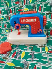 Vintage Kids Sewing Machine