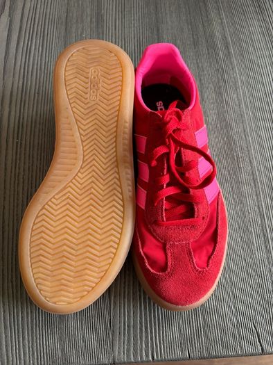 Adidas size Uk3 girls/women