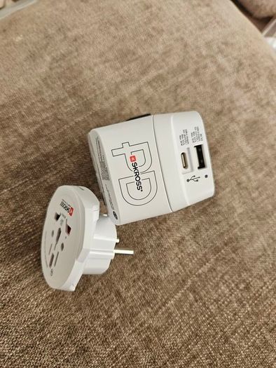 Travel adaptor