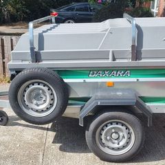 Erde Daxara 198 Trailer with lockable cover and roof bars