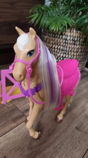 Barbie horse set