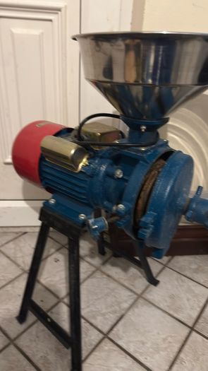 Heavy Duty Electric Grain Mill Corn Grinder 2.2kW 3HP