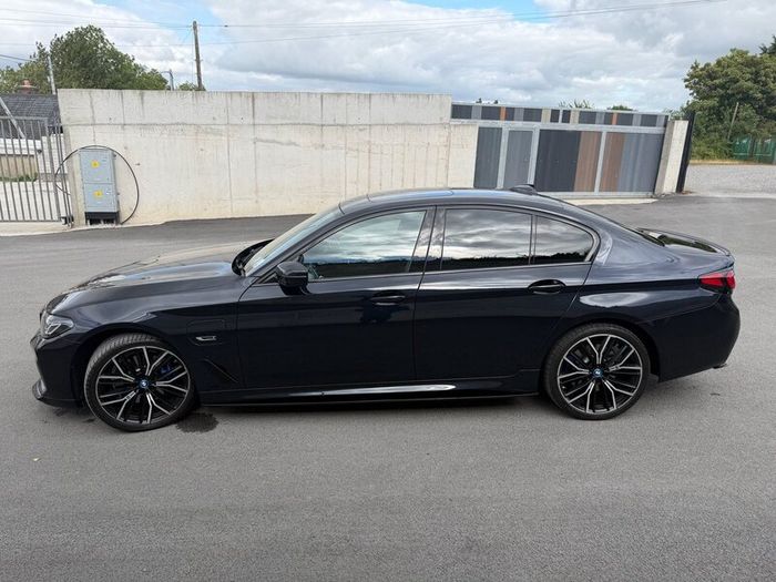 2023 BMW 530e M Sport Pro X Drive,Sunroof, 20 inch