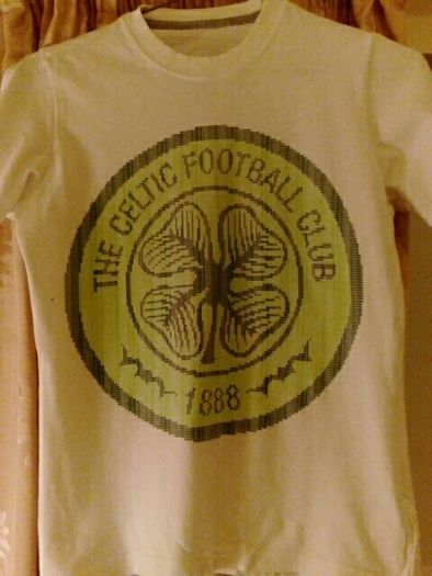 Boys Celtic t shirt age 8/10 yr
