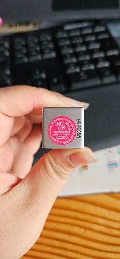 Elizabeth Arden Lip Color Lipstick in 019 Red Door Red