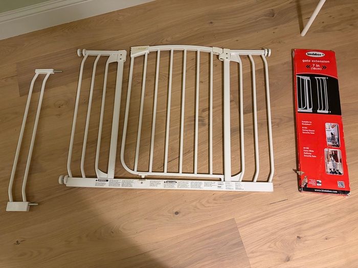 Wide stair gate with extension