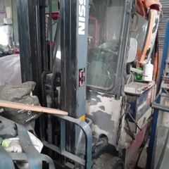 Electric forklift
