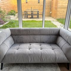 Beautiful 2 seater Couch