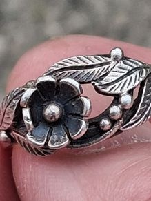 MJW 1980's Sterling Silver Floral Ring