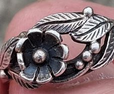 MJW 1980's Sterling Silver Floral Ring
