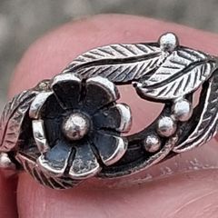 MJW 1980's Sterling Silver Floral Ring