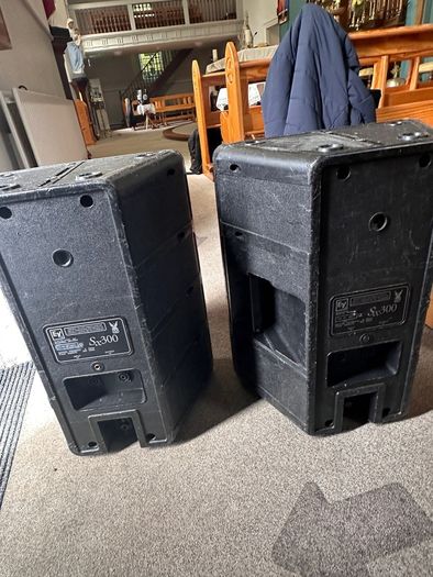 2x EV SX300 speakers