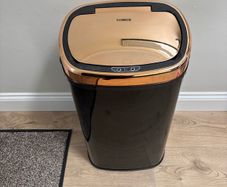 58 litre hands-free sensor bin with 5-yr guarantee