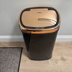 58 litre hands-free sensor bin with 5-yr guarantee