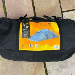 6 person tent with 4 camp chairs