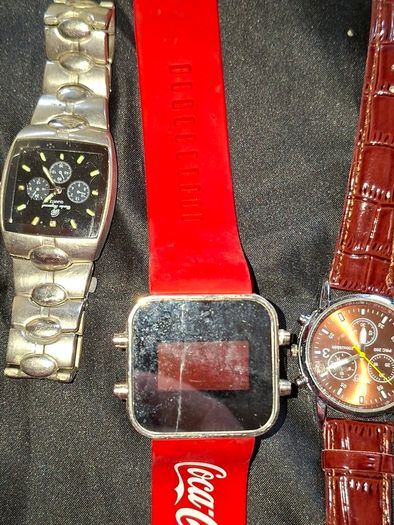 A Lot of Old Watches for parts or repair, Postage Available or Collection