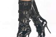 Lacquered black  boots 36