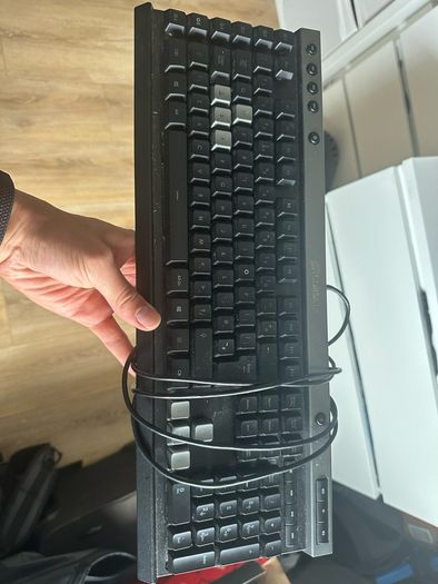 Gaming PC + 4K screen + Keyboard + Mouse
