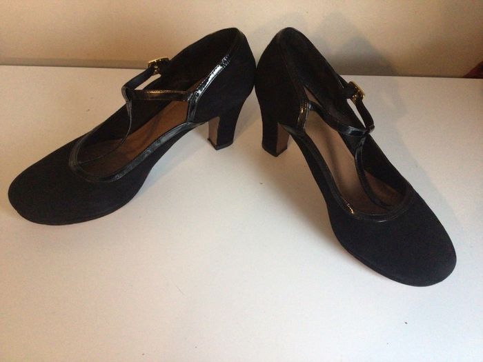 Clarks Ladies Suede Leather Mary Jane Court Shoes Wide Fit size 7.5 E Can Post