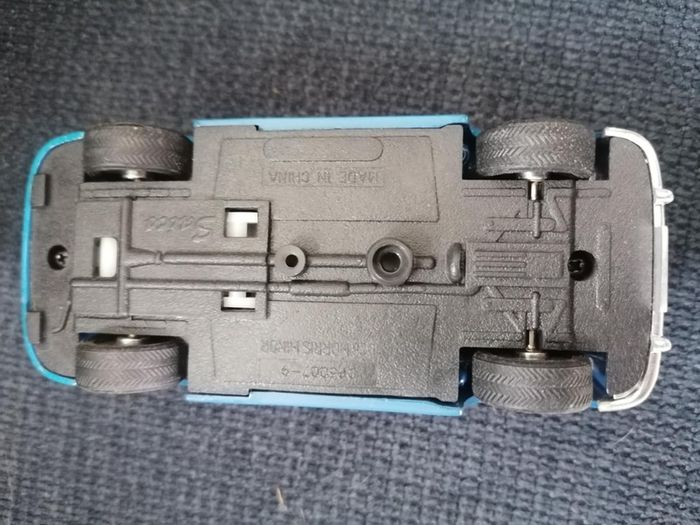 956 Morris Minor 1000 1:26 Saico Blue