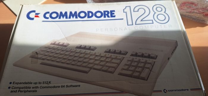 Commodore 128 - Vintage Computer