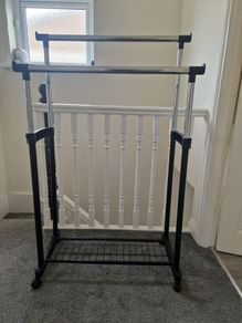 Clothes rack