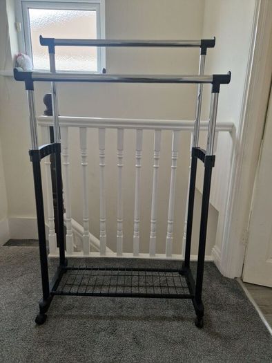 Clothes rack