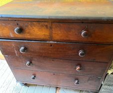 Victorian Mahogany chest of drawers