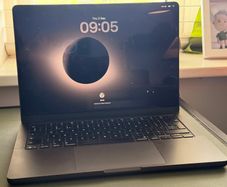 MacBook Pro 14 M5 Pro 24GB RAM 2TB SSD 1 Year AppleCare