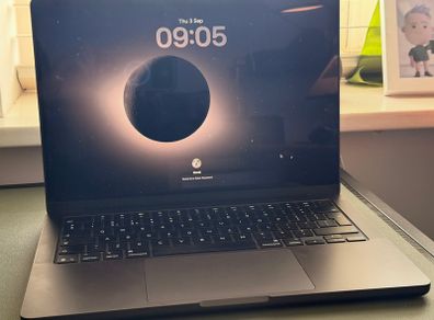 MacBook Pro 14 M5 Pro 24GB RAM 2TB SSD 1 Year AppleCare
