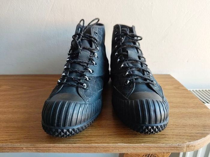 Converse unisex trainers