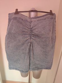 Jackie stretchy stone wash zipped denim skirt size UK18 EU46 Postage included