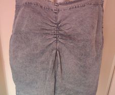Jackie stretchy stone wash zipped denim skirt size UK18 EU46 Postage included