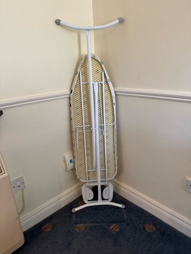 Ironing board + Iron
