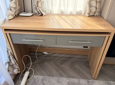Extendable Desk
