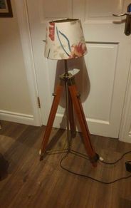 Tripod lamp
